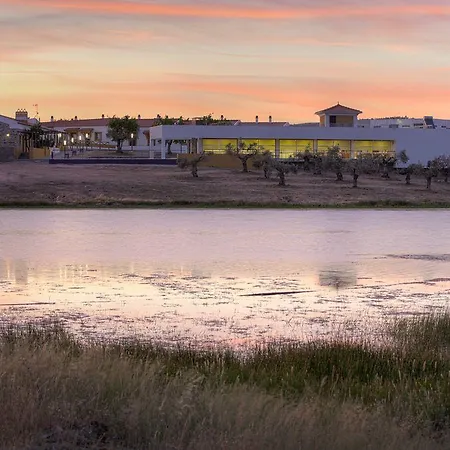 Herdade Da Urgueira Κατάλυμα σε φάρμα *