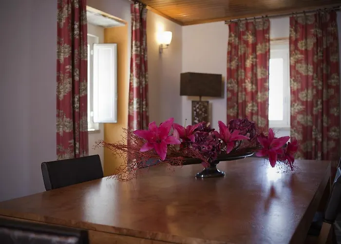 Herdade Da Urgueira Vale de Pousadas